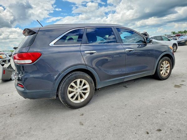 2017 KIA SORENTO L, LX