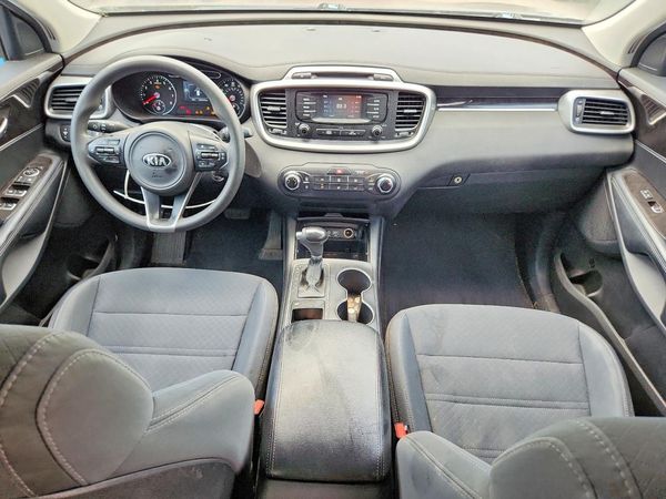 2017 KIA SORENTO L, LX