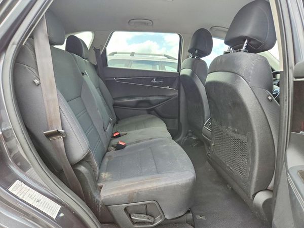 2017 KIA SORENTO L, LX