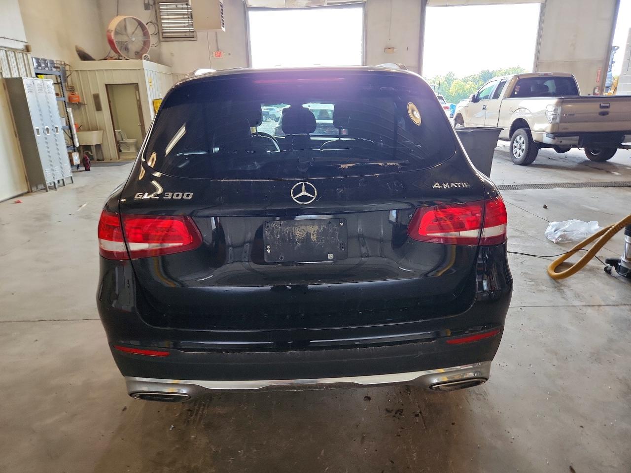 2016 MERCEDES-BENZ GLC GLC300 Base-4M