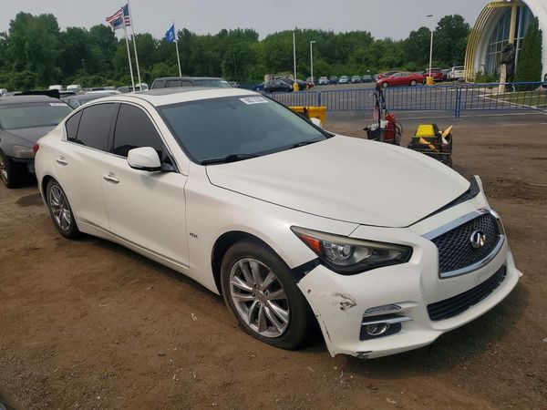 2016 INFINITI Q50