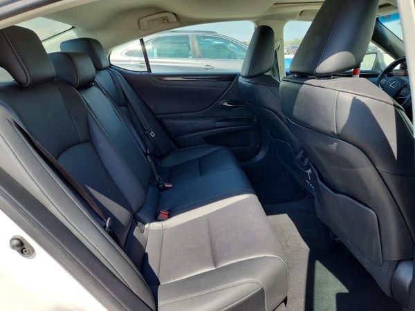 2019 LEXUS ES 350