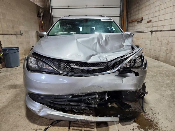 2020 CHRYSLER VOYAGER LXI