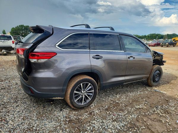 2019 TOYOTA HIGHLANDER SE/XLE