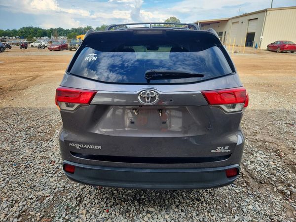 2019 TOYOTA HIGHLANDER SE/XLE