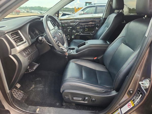 2019 TOYOTA HIGHLANDER SE/XLE