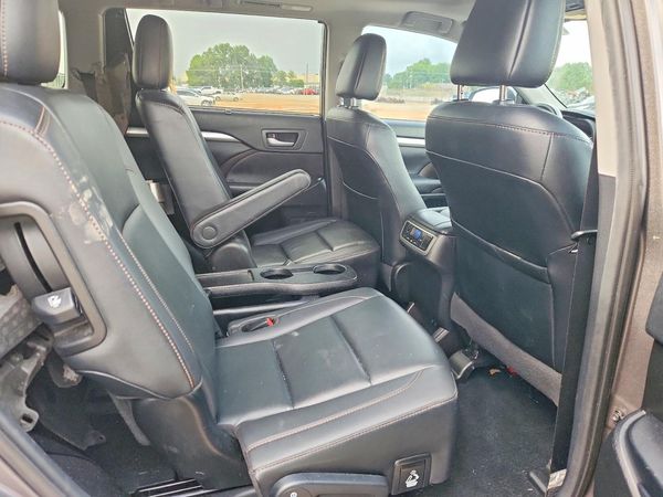 2019 TOYOTA HIGHLANDER SE/XLE