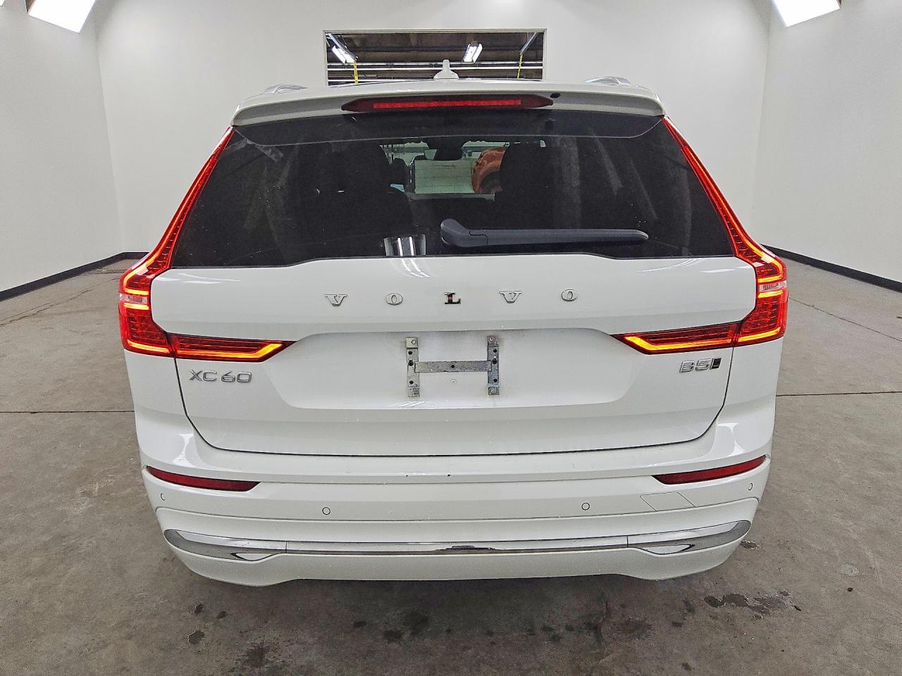 2023 VOLVO XC60 Plus Bright