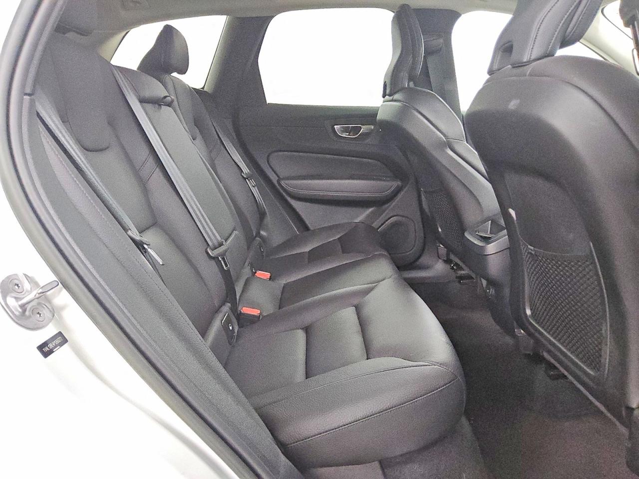 2023 VOLVO XC60 Plus Bright