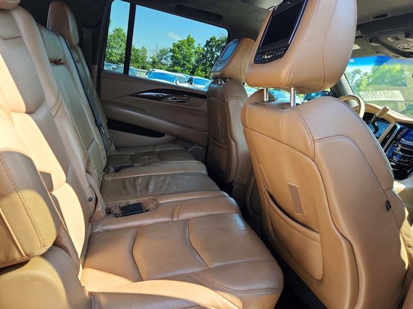 2018 CADILLAC ESCALADE ESV Platinum