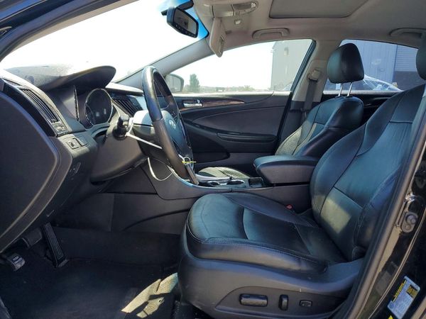 2013 HYUNDAI SONATA — DENT