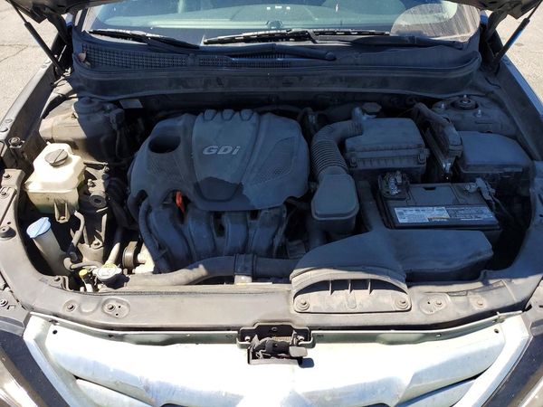 2013 HYUNDAI SONATA — Engine bay