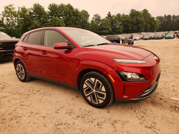 2023 HYUNDAI KONA SE