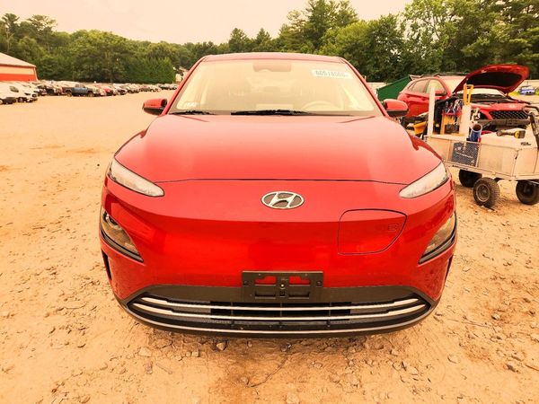 2023 HYUNDAI KONA SE