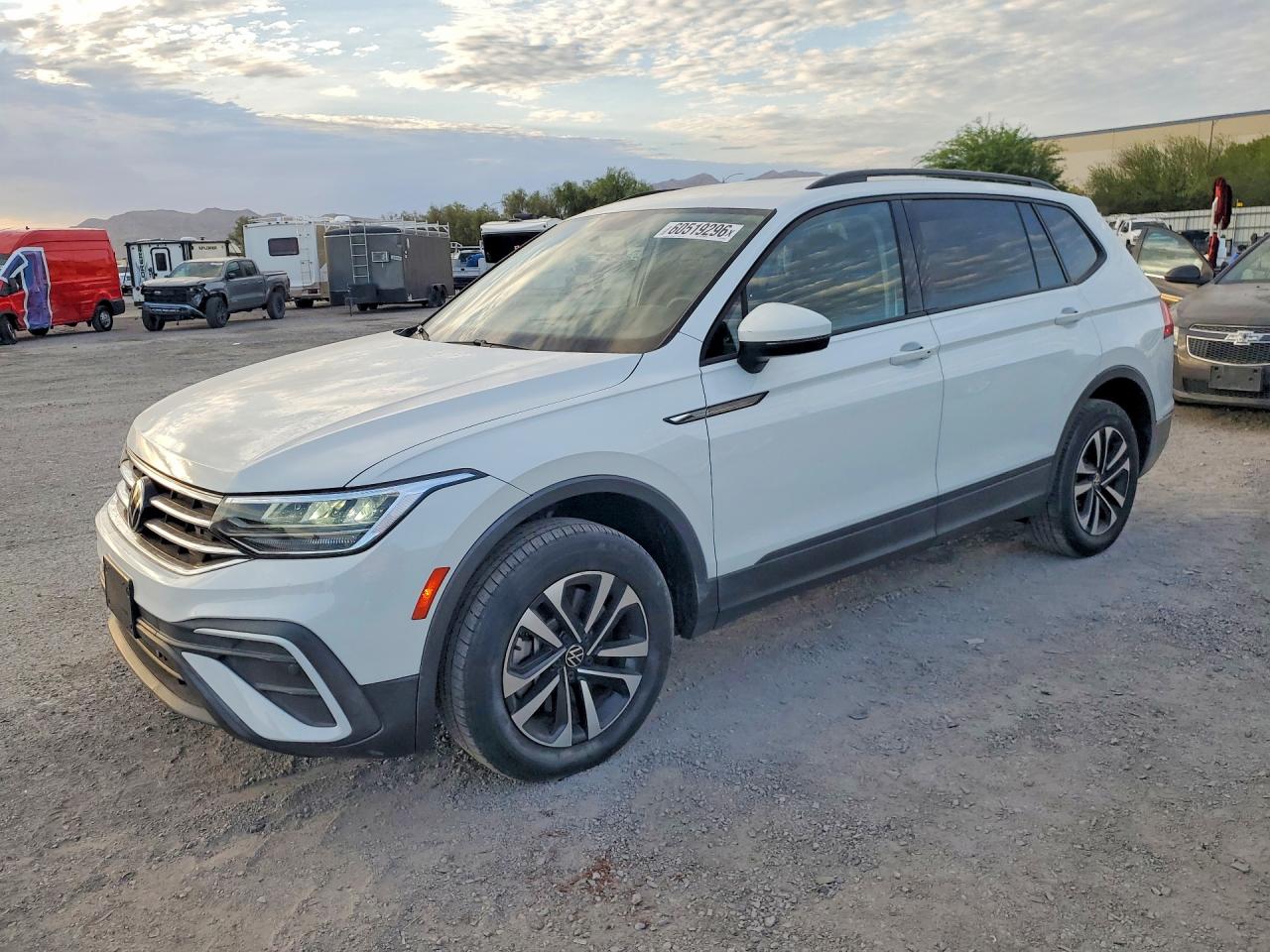 2022 VOLKSWAGEN TIGUAN S — Front 3/4