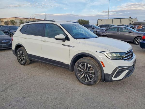2022 VOLKSWAGEN TIGUAN S — Passenger 3/4