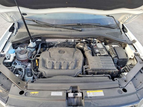 2022 VOLKSWAGEN TIGUAN S — Engine bay