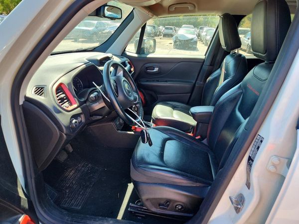 2019 JEEP RENEGADE Trailhawk