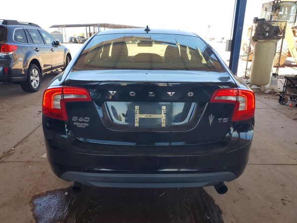 2013 VOLVO S60
