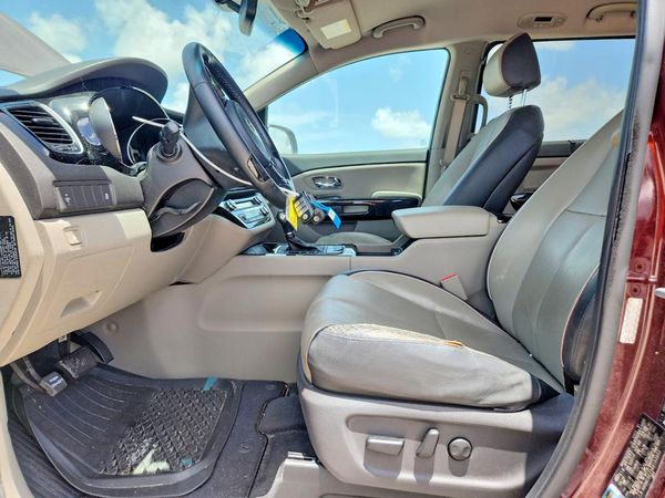 2016 KIA SEDONA EX - Middle level
