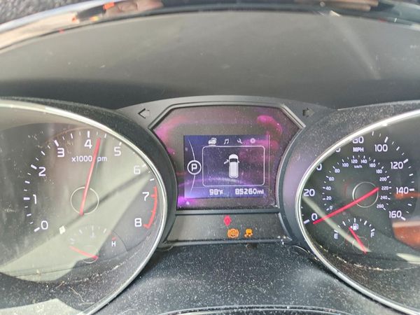 2016 KIA SEDONA EX - Middle level