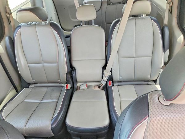 2016 KIA SEDONA EX - Middle level