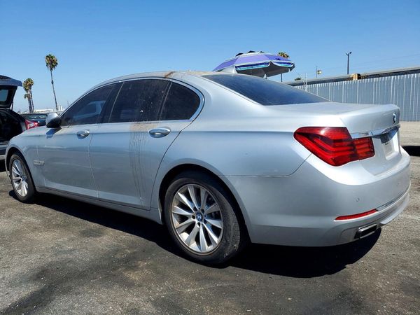 2015 BMW 740