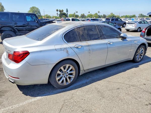 2015 BMW 740
