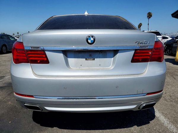 2015 BMW 740