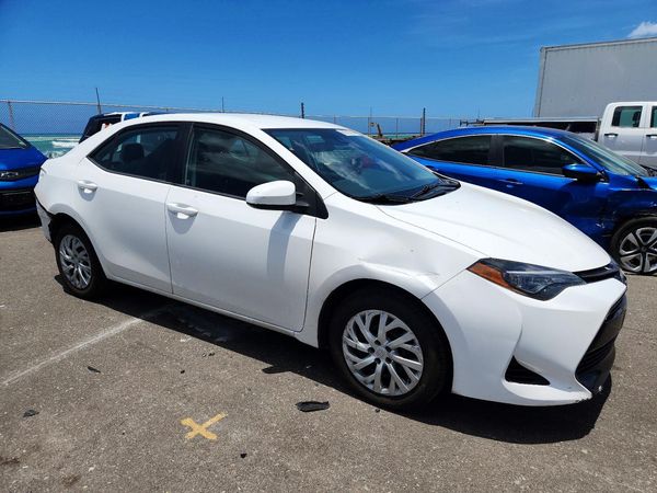 2018 TOYOTA COROLLA L/LE/SE/XLE/XSE — Passenger 3/4