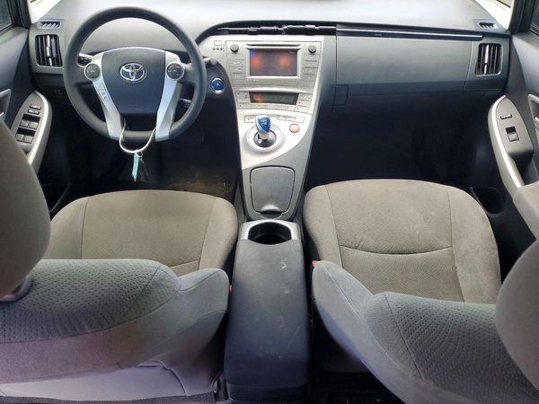 2015 TOYOTA PRIUS
