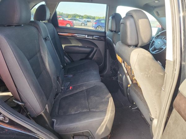 2014 KIA SORENTO Base/ LX