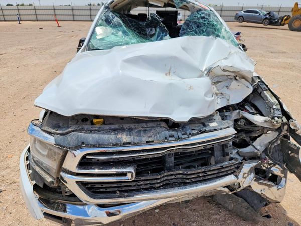 2021 RAM 1500 Laramie — Engine bay