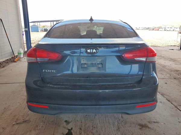 2017 KIA FORTE LX Base