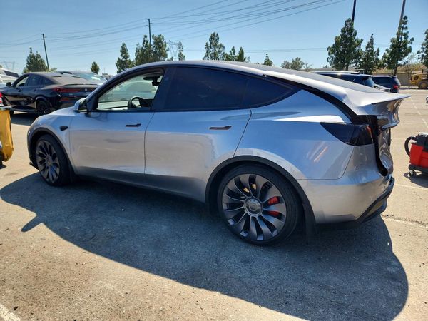 2024 TESLA MODEL Y
