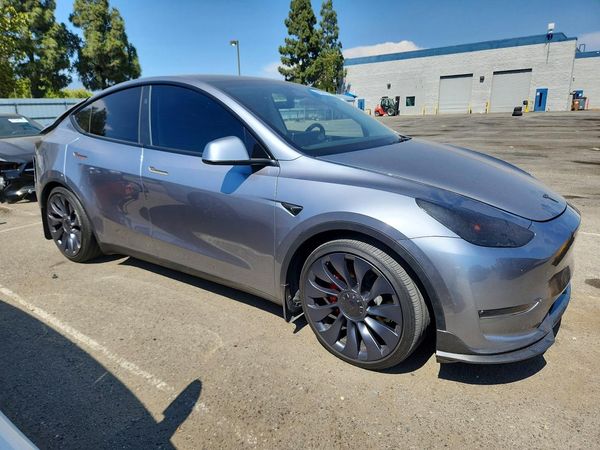 2024 TESLA MODEL Y