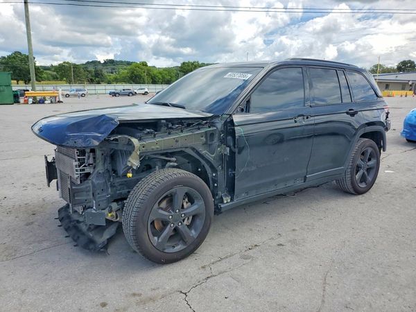 2022 JEEP GRAND CHEROKEE Laredo, Altitude