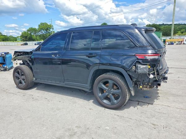 2022 JEEP GRAND CHEROKEE Laredo, Altitude