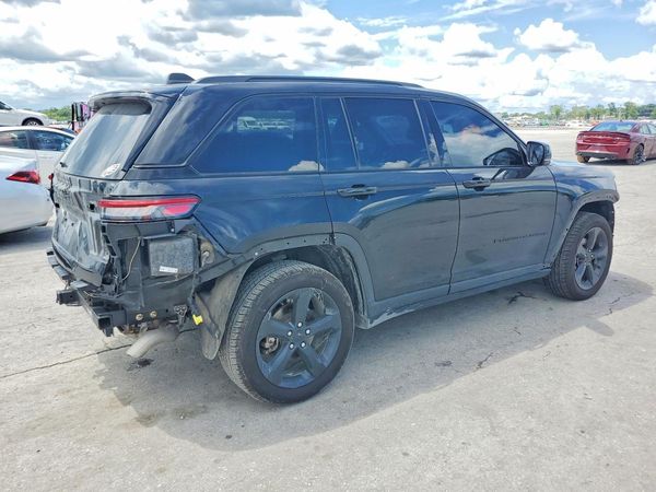 2022 JEEP GRAND CHEROKEE Laredo, Altitude