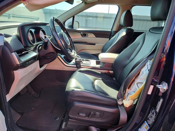 2022 KIA CARNIVAL LX, LX Seat Package