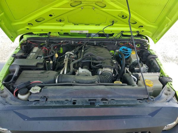 2013 JEEP WRANGLER Rubicon — Engine bay