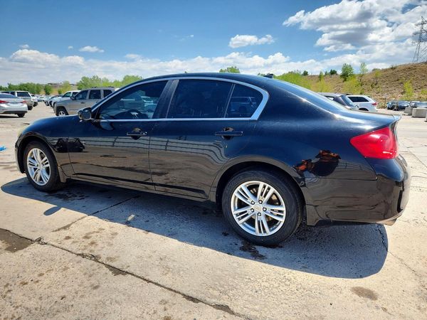 2013 INFINITI G37