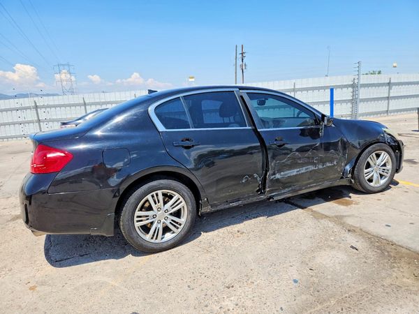 2013 INFINITI G37