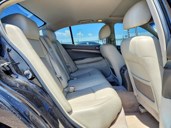 2013 INFINITI G37