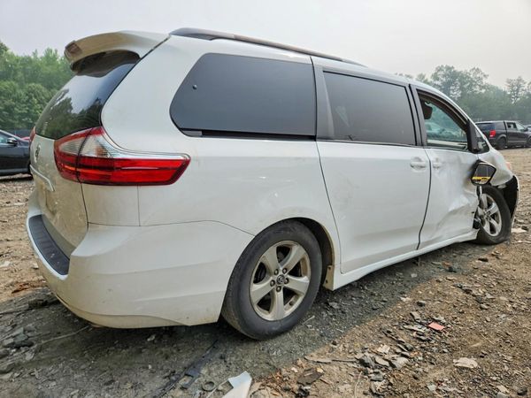 2019 TOYOTA SIENNA LE