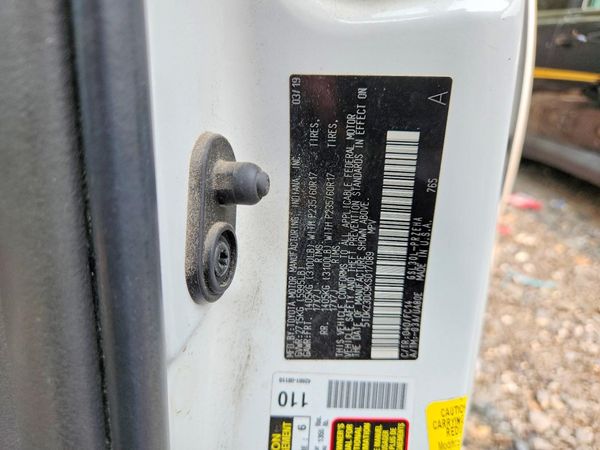 2019 TOYOTA SIENNA LE