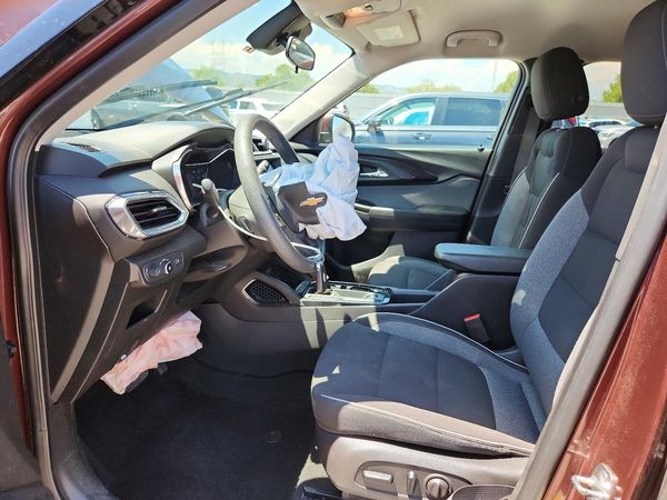 2023 CHEVROLET TRAILBLAZE LT — DENT