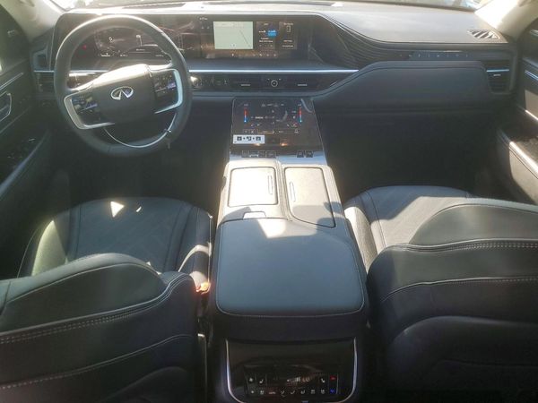 2025 INFINITI QX80 Luxe