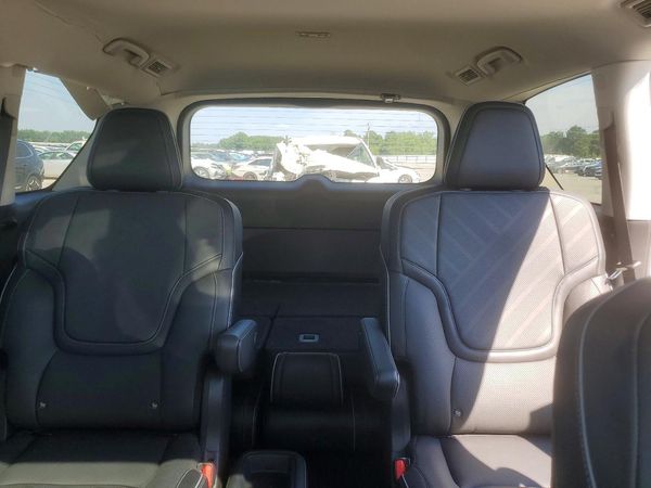 2025 INFINITI QX80 Luxe
