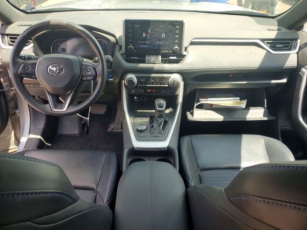 2020 TOYOTA RAV4 XSE HV